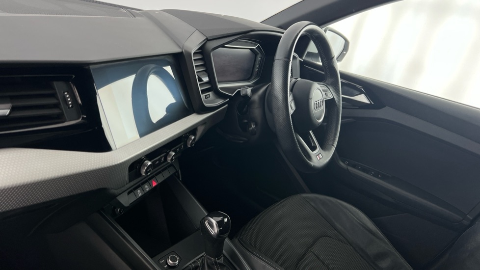 Used Audi A1 2021 for sale - 76528857: Photo 2