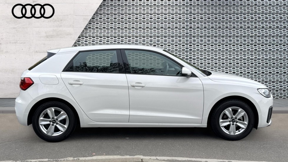 Used Audi A1 2023 for sale - 76851217: Photo 4