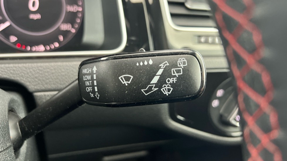 Used Volkswagen Golf 2019 for sale - 76796407: Photo 24