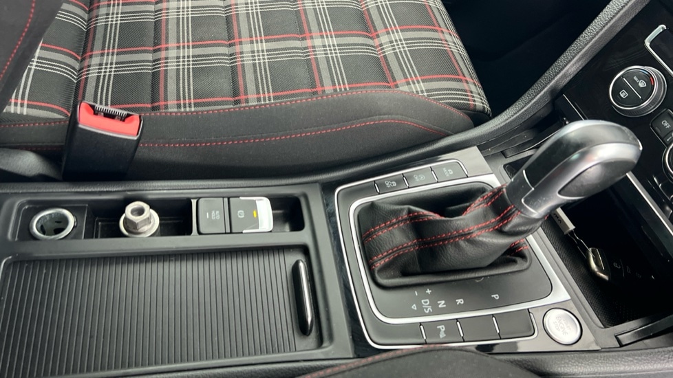 Used Volkswagen Golf 2019 for sale - 76796407: Photo 28