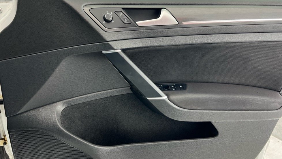 Used Volkswagen Golf 2019 for sale - 76796407: Photo 30