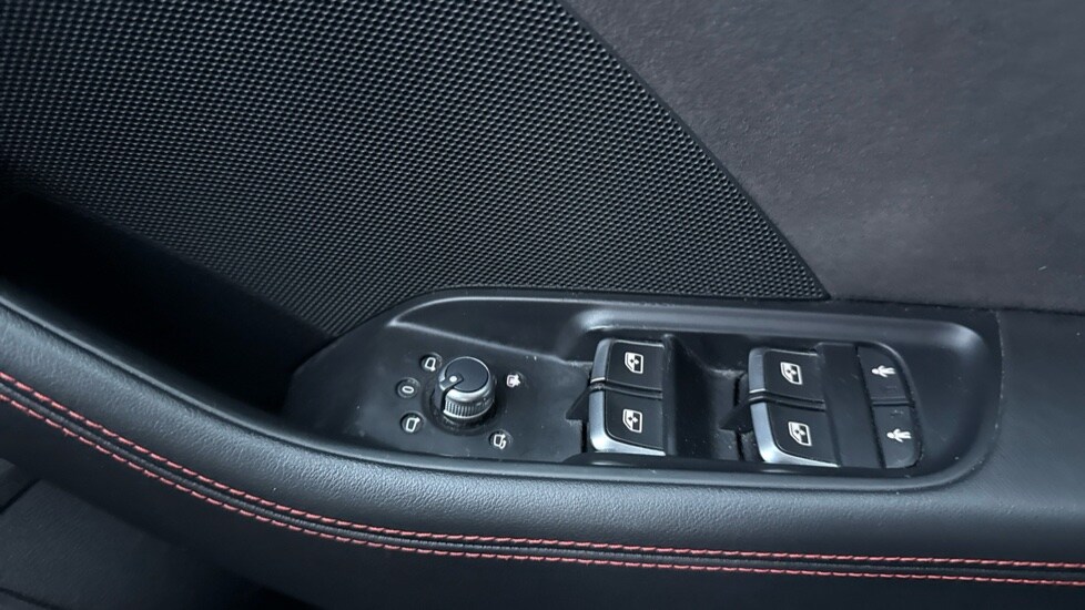 Used Audi RS3 2018 for sale - 76615368: Photo 46