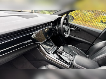 Used Audi Q7 2021 for sale - 76098031: Photo