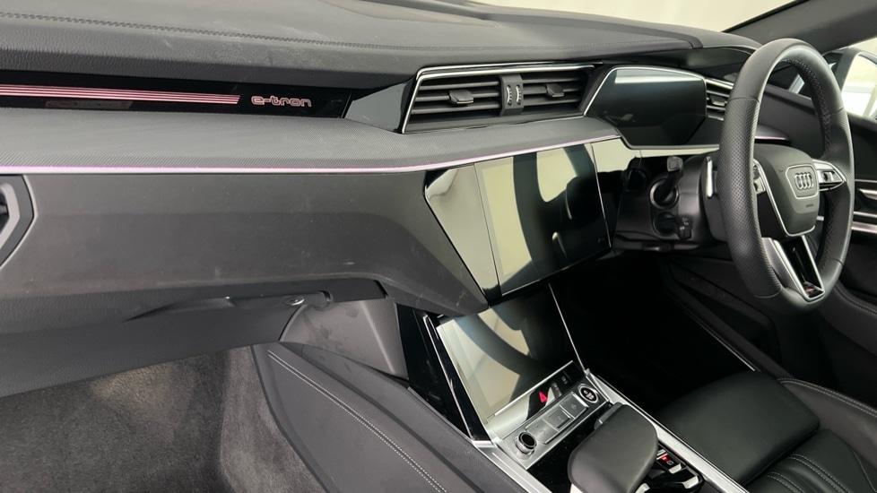 Used Audi Q8 2024 for sale - 76180207: Photo 2