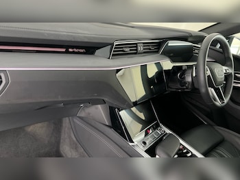 Used Audi Q8 2024 for sale - 76180207: Photo 2