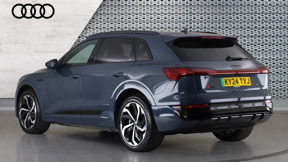 Used Audi Q8 2024 for sale - 76180207: Photo 3