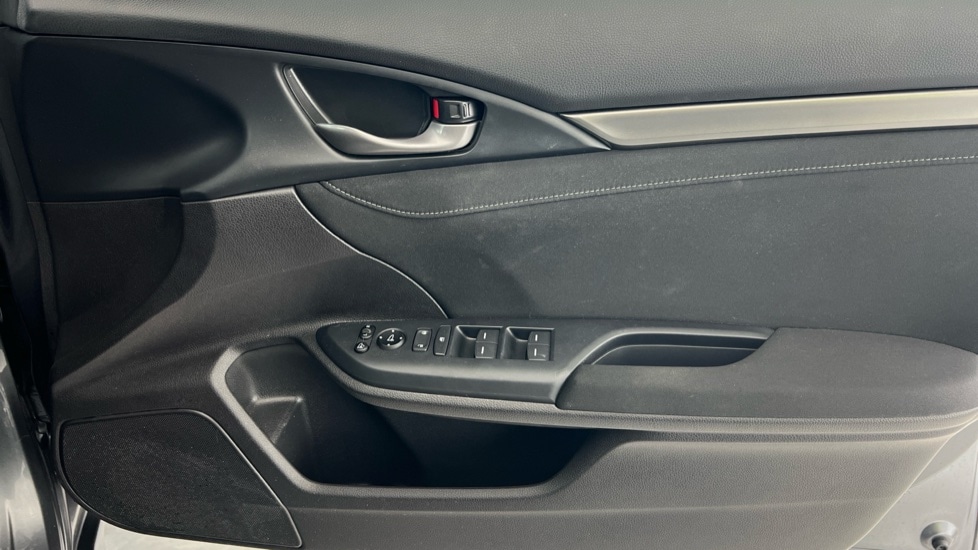 Used Honda Civic 2021 for sale - 76533726: Photo 30