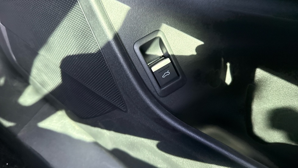 Used Audi Q4 e-tron 2024 for sale - 76168547: Photo 48