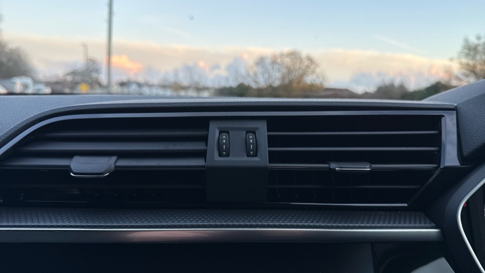 Used Audi Q3 2025 for sale - 76901364: Photo 44