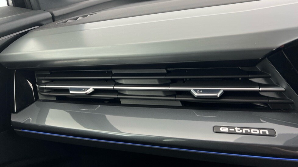 Used Audi Q4 e-tron 2024 for sale - 76241523: Photo 16