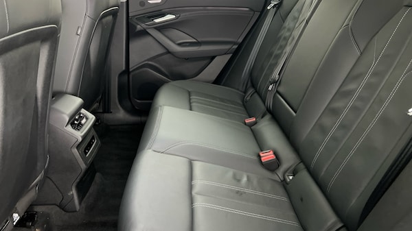 Used Audi Q6 e-tron 2024 for sale - 76289979: Photo 15