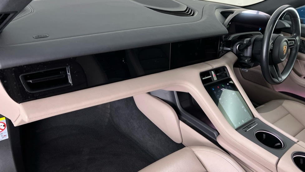 Used Porsche Taycan 2022 for sale - 76597827: Photo 10