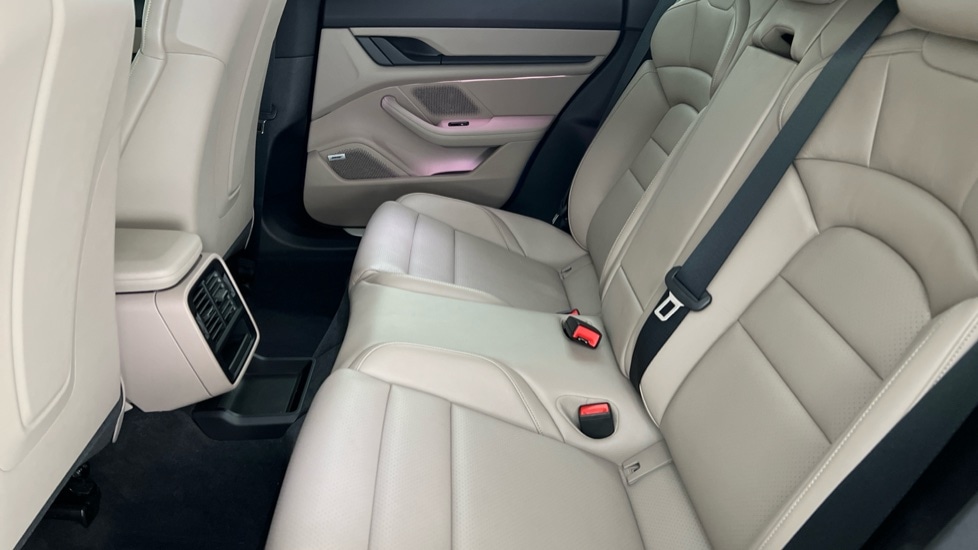 Used Porsche Taycan 2022 for sale - 76597827: Photo 14