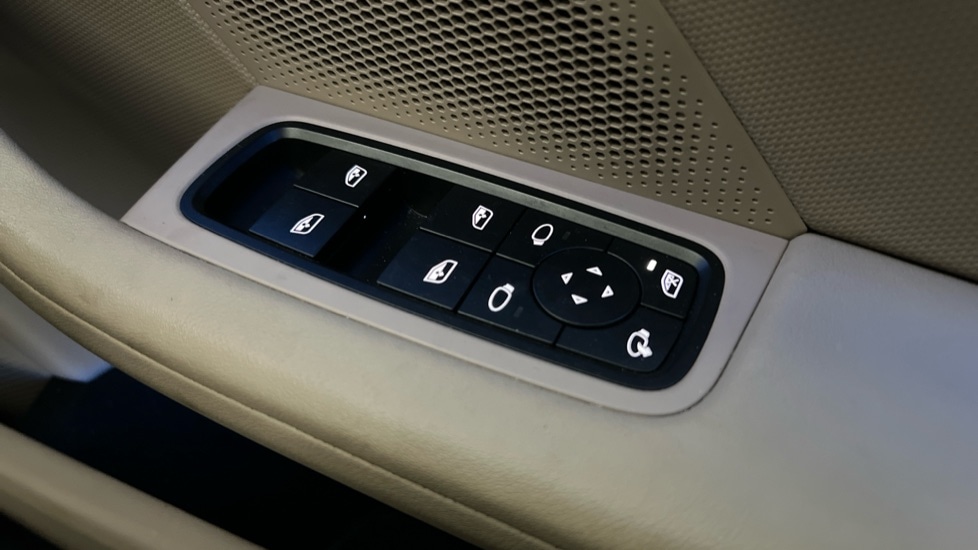 Used Porsche Taycan 2022 for sale - 76597827: Photo 23