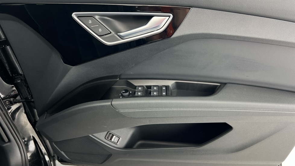 Used Audi Q4 e-tron 2024 for sale - 77021849: Photo 30