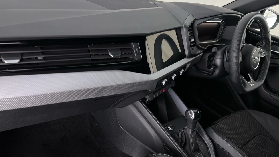 Used Audi A1 2024 for sale - 76355226: Photo 2