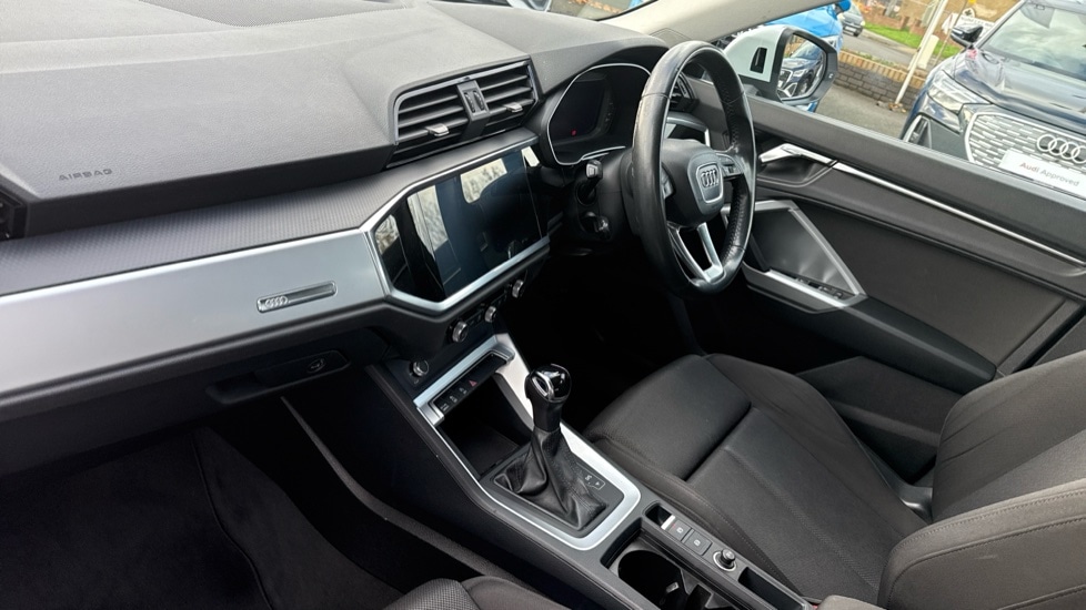 Used Audi Q3 2019 for sale - 76954299: Photo 2