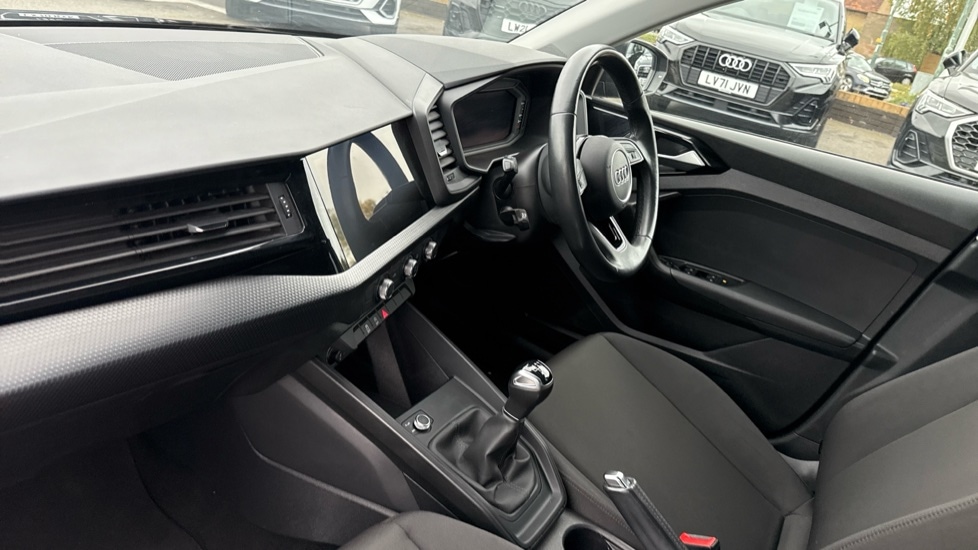 Used Audi A1 2023 for sale - 76575251: Photo 2