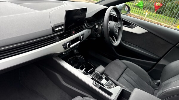 Used Audi A4 2022 for sale - 76229214: Photo 2