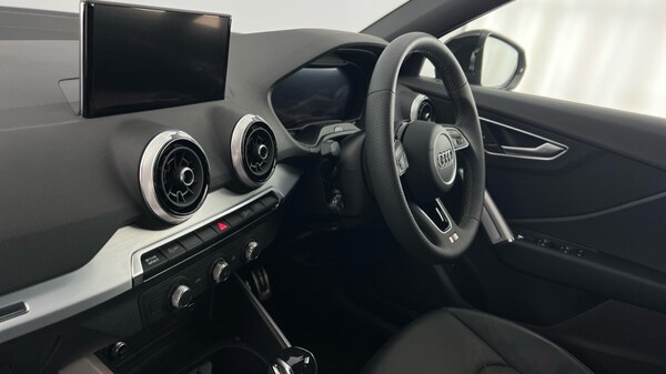 Used Audi Q2 2024 for sale - 75466197: Photo 2