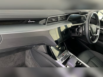 Used Audi Q8 2023 for sale - 76834890: Photo