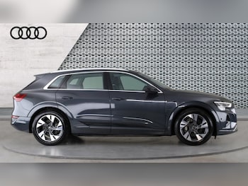Used Audi Q8 2023 for sale - 76834890: Photo