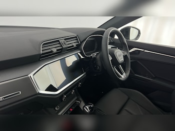 Used Audi Q3 2024 for sale - 76447333: Photo