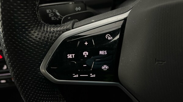 Used Volkswagen T-Roc 2025 for sale - 76061938: Photo 26