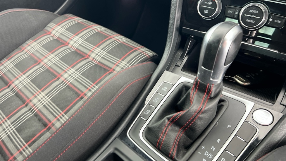 Used Volkswagen Golf 2019 for sale - 76124671: Photo 29