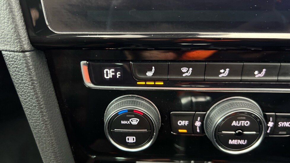 Used Volkswagen Golf 2019 for sale - 76124671: Photo 33