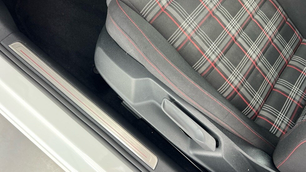 Used Volkswagen Golf 2019 for sale - 76124671: Photo 36