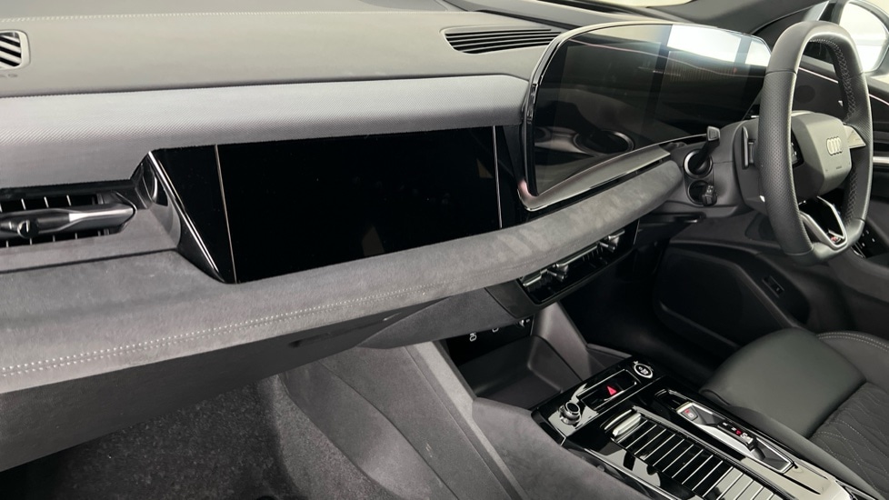 Used Audi Q6 e-tron 2025 for sale - 76745378: Photo 2