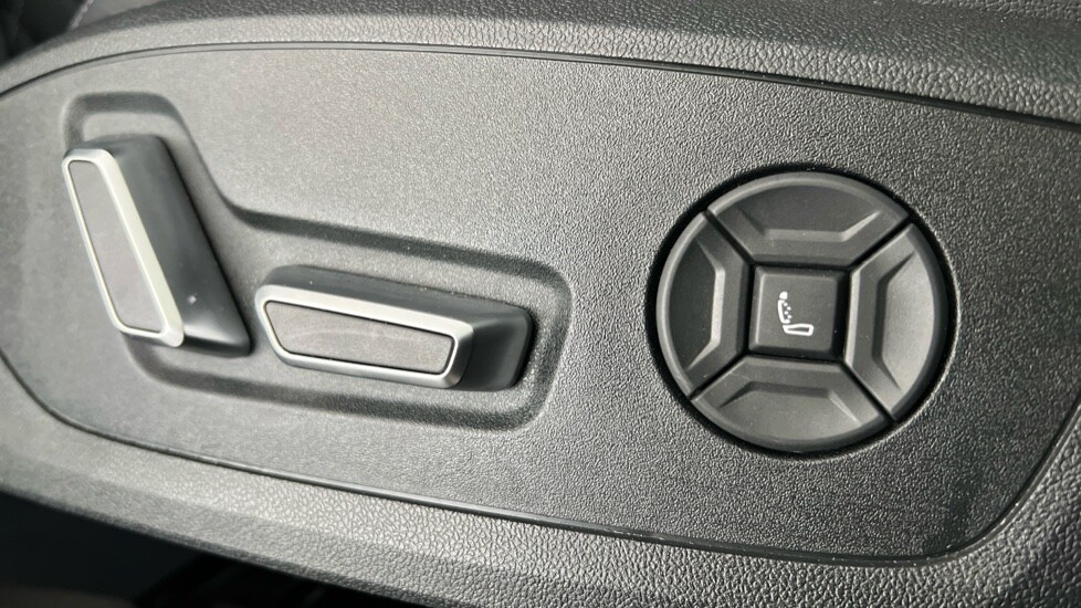 Used Audi Q6 e-tron 2025 for sale - 76745378: Photo 37