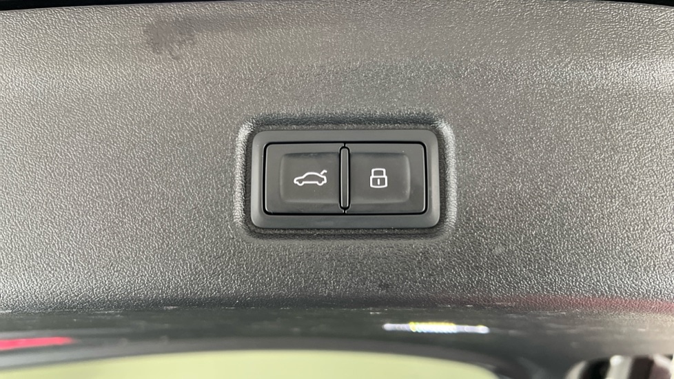 Used Audi Q6 e-tron 2025 for sale - 76745378: Photo 43