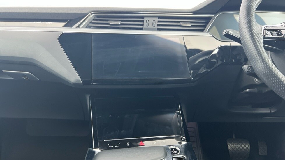 Used Audi e-tron 2022 for sale - 76539841: Photo 13
