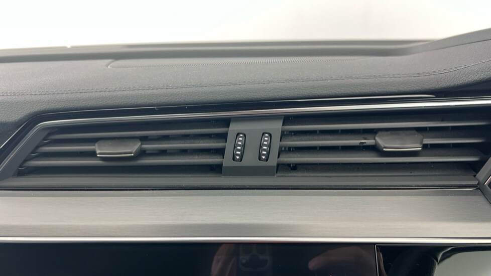 Used Audi e-tron 2022 for sale - 76539841: Photo 16