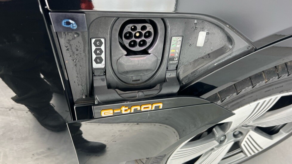 Used Audi e-tron 2022 for sale - 76539841: Photo 26