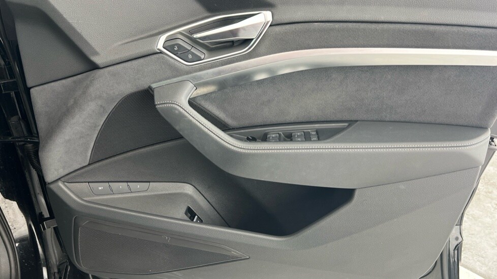 Used Audi e-tron 2022 for sale - 76539841: Photo 30
