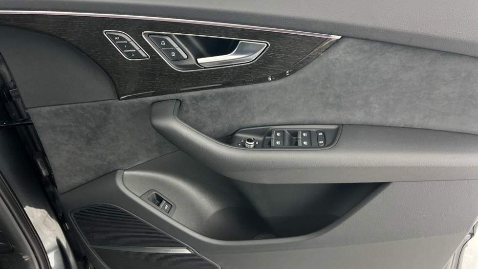 Used Audi Q7 2024 for sale - 76826636: Photo 30