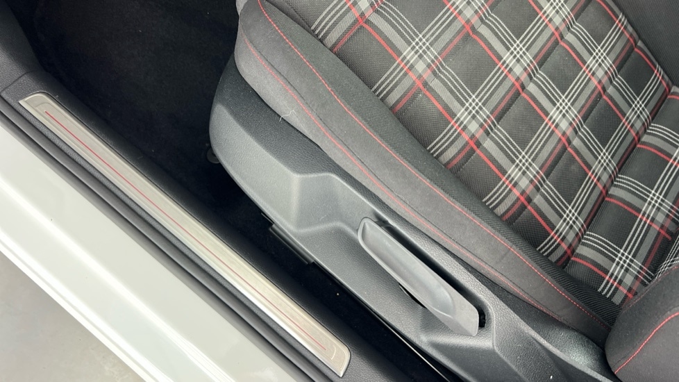 Used Volkswagen Golf 2019 for sale - 76977651: Photo 36