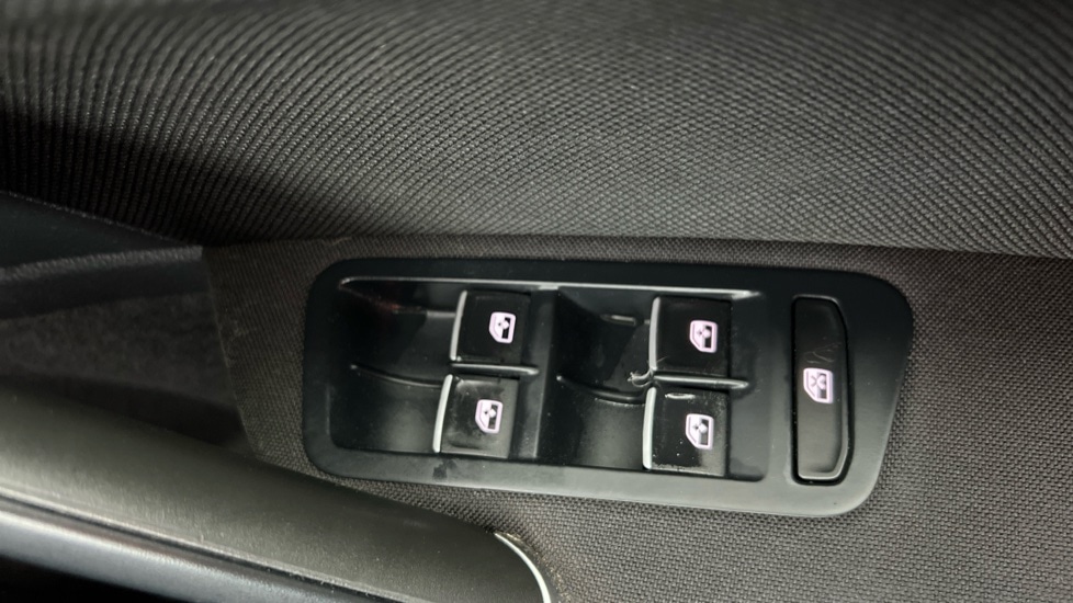 Used Volkswagen Golf 2019 for sale - 76977651: Photo 39