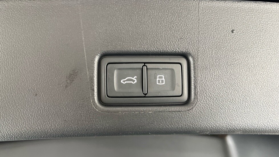 Used Audi Q4 e-tron 2025 for sale - 76241629: Photo 37