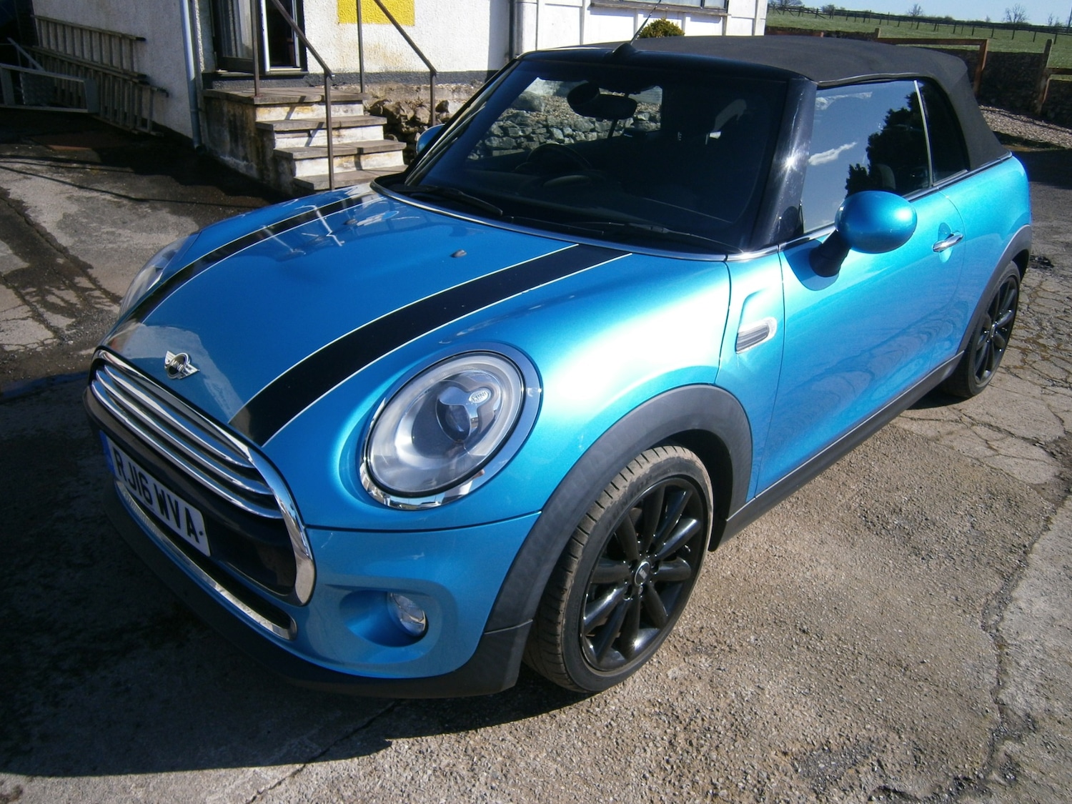 Used MINI Convertible 2016 for sale - 77888500: Photo 2