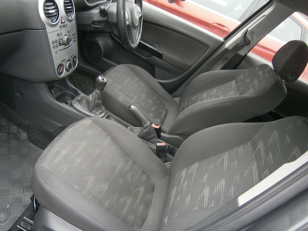 Used Vauxhall Corsa 2011 for sale - 76276092: Photo 5
