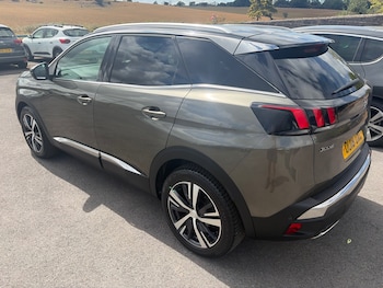 Used Peugeot 3008 2018 for sale - 79546909: Photo