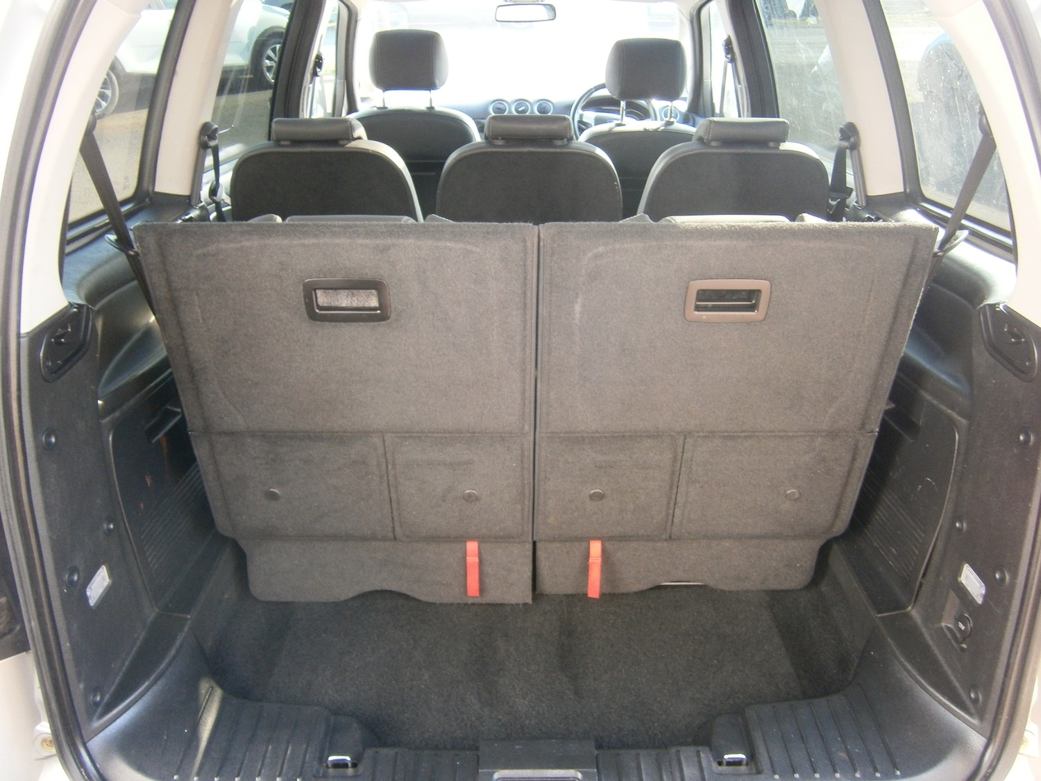 Used Ford Galaxy 2014 for sale - 77950731: Photo 8