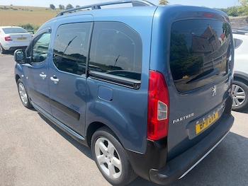 Used Peugeot Partner Tepee 2011 for sale - 79174010: Photo