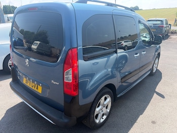 Used Peugeot Partner Tepee 2011 for sale - 79174010: Photo