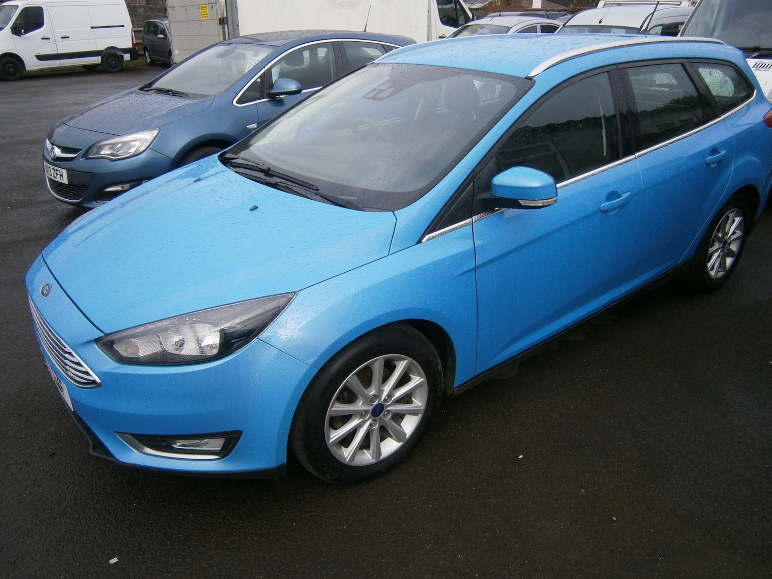 Used Ford Focus 2017 for sale - 77900992: Photo 2