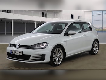 Used Volkswagen Golf 2015 for sale - 77100923: Photo